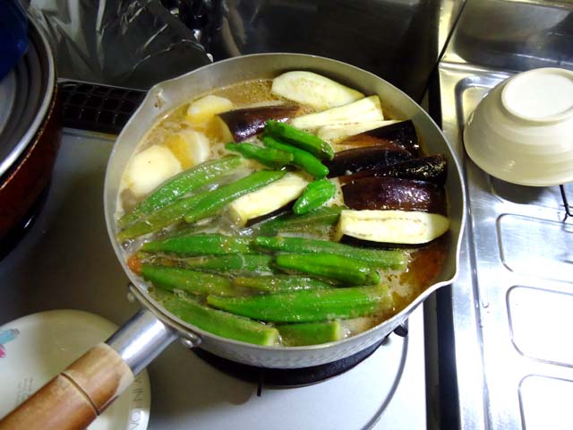 フィリピン料理シニガンの作り方